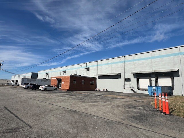 More Photos Of 2220 Polymer Dr, Chattanooga Warehouse For Lease