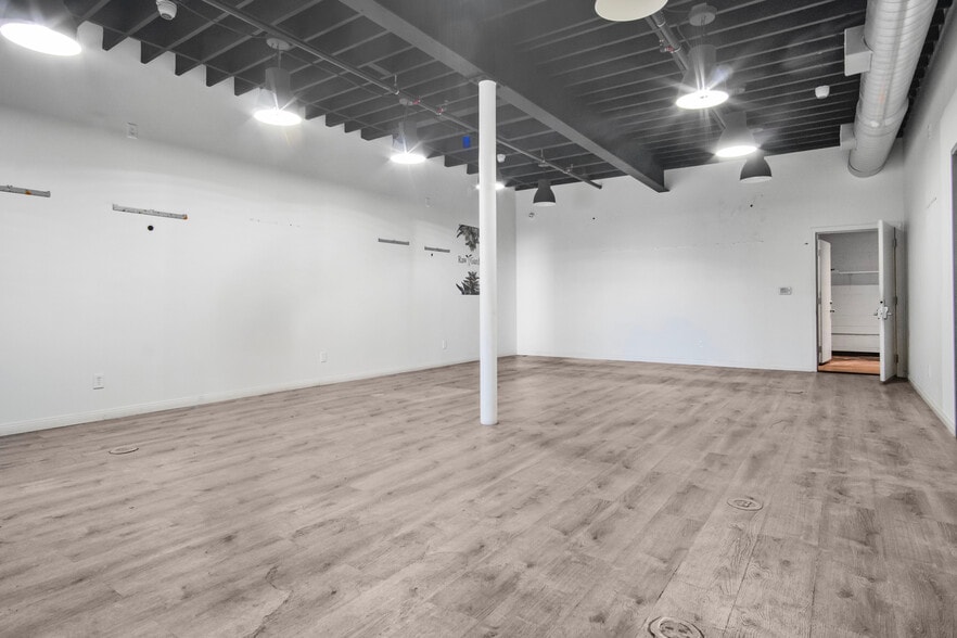 More Photos Of 7231 Hinds Ave, North Hollywood Warehouse For Sale