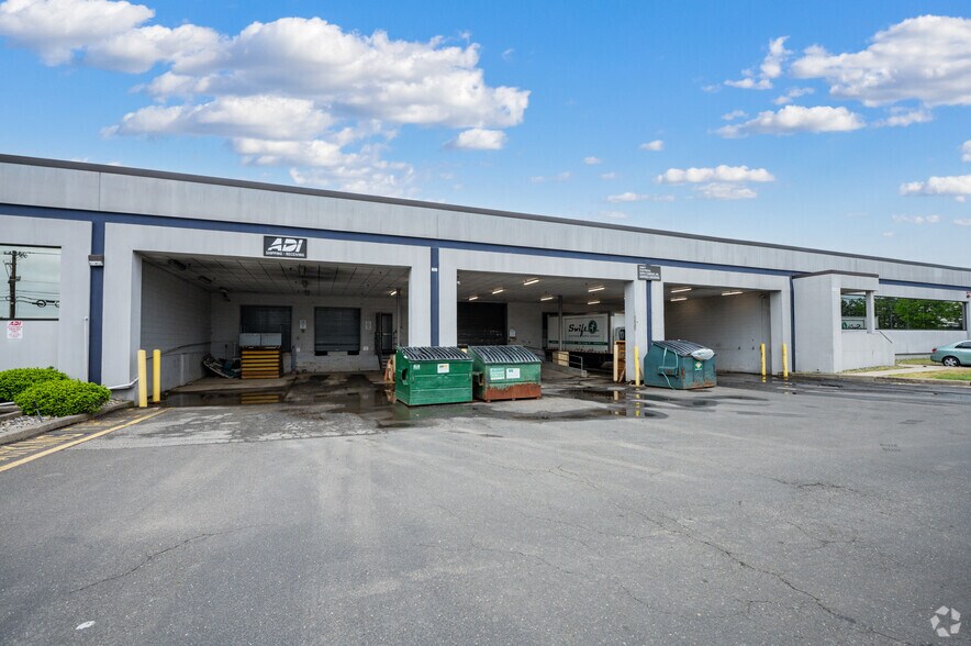 More Photos Of 100 Hollister Rd, Teterboro Light Distribution For Lease