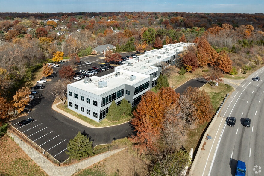More Photos Of 13421 Manchester Rd, Saint Louis Office For Sale