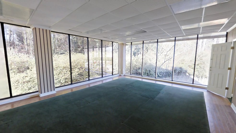 More Photos Of 3120 Medlock Bridge Rd, Peachtree Corners Light Distribution For Lease