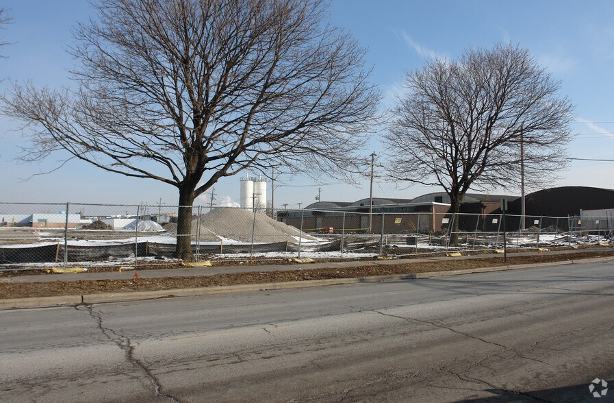 More Photos Of 5750-5800 W 51st St, Chicago Warehouse For Lease