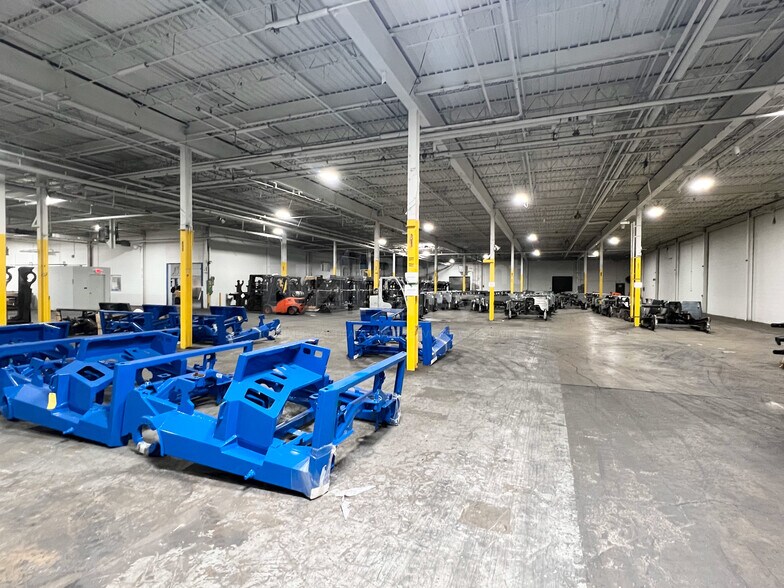 More Photos Of 4550 Darrow Rd, Stow Industrial For Lease