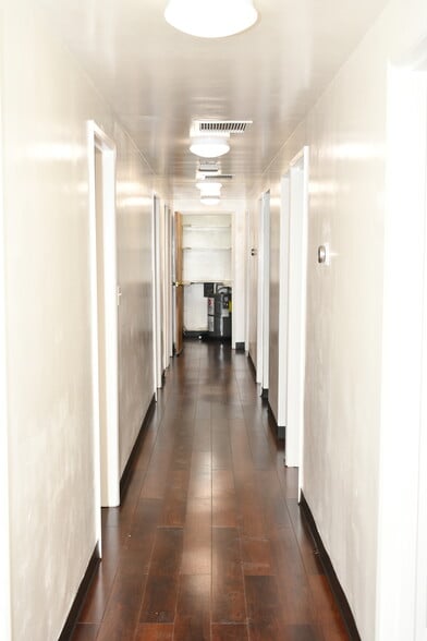 More Photos Of 180 W Willow St, Pomona Medical For Lease
