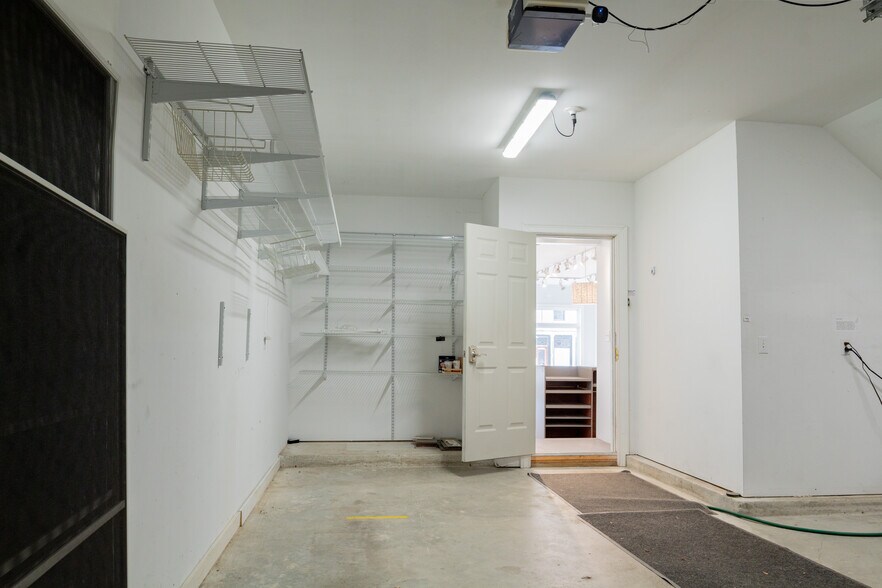 More Photos Of 72 Main St, Wiscasset Storefront Retail Residential For Sale