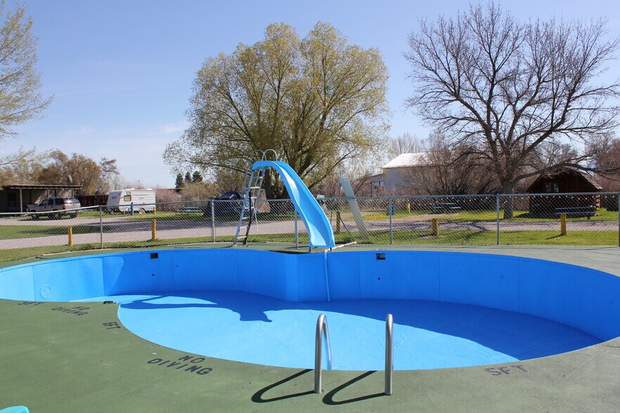 More Photos Of 735 W Park St, Dillon Trailer Camper Park For Sale