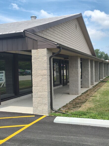 Primary Photo Of 2716 N Main St, Findlay Storefront Retail Office For Sale