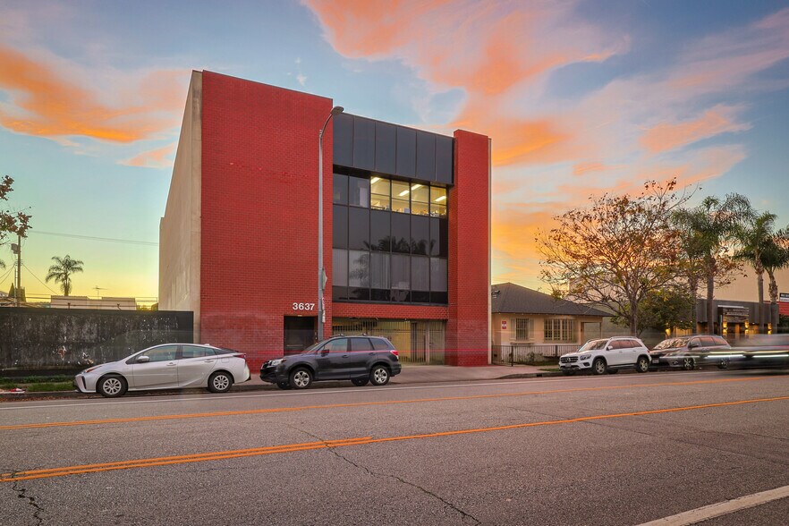 More Photos Of 3637 Motor Ave, Los Angeles Loft Creative Space For Sale