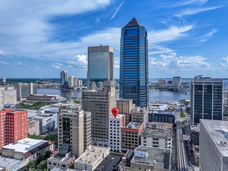 More Photos Of 118-120 W Adams St, Jacksonville Loft Creative Space For Lease