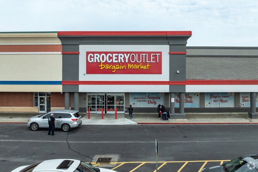 More Photos Of 1703-1763 Chesaco Ave, Rosedale Freestanding For Lease