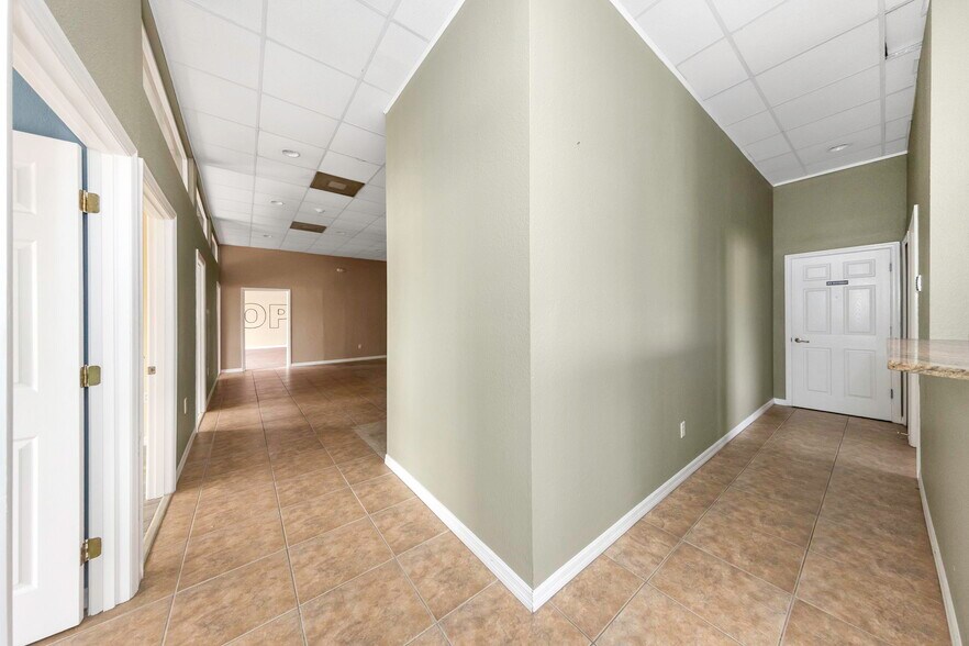 More Photos Of 655 N Indiana Ave, Englewood Medical For Sale