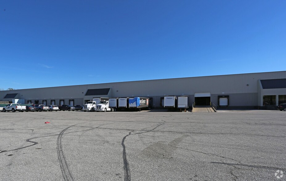 More Photos Of 8179 Dixie Hwy, Florence Warehouse For Lease