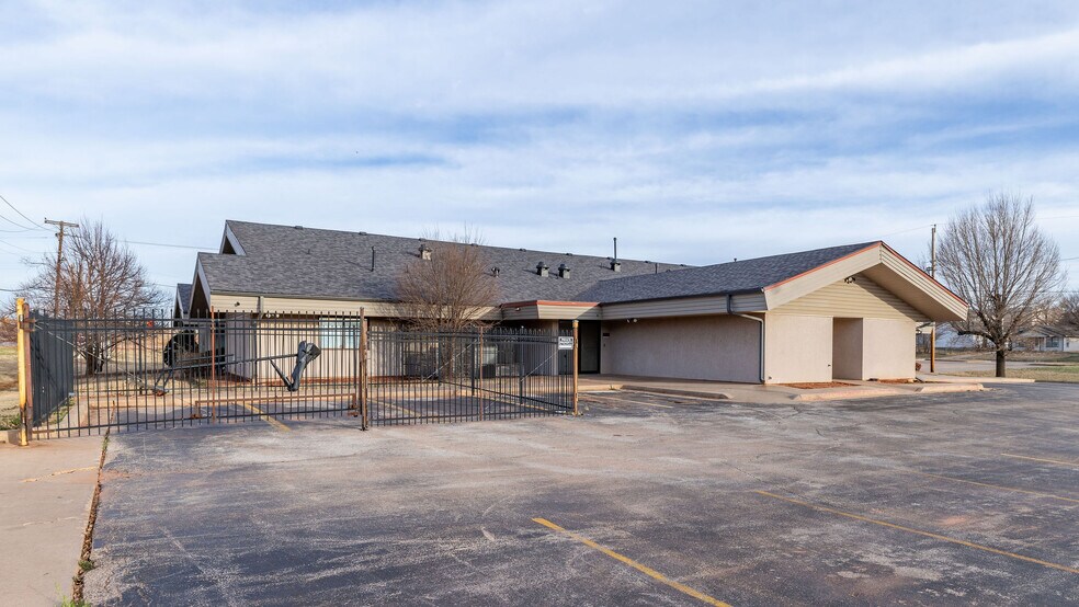 More Photos Of 744 SE 25th St, Oklahoma City Medical For Lease