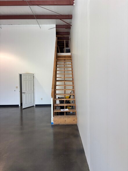 More Photos Of 5010 B U Bowman Dr, Buford Flex For Lease