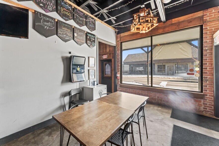 More Photos Of 508 S Main St, Grain Valley Bar For Lease