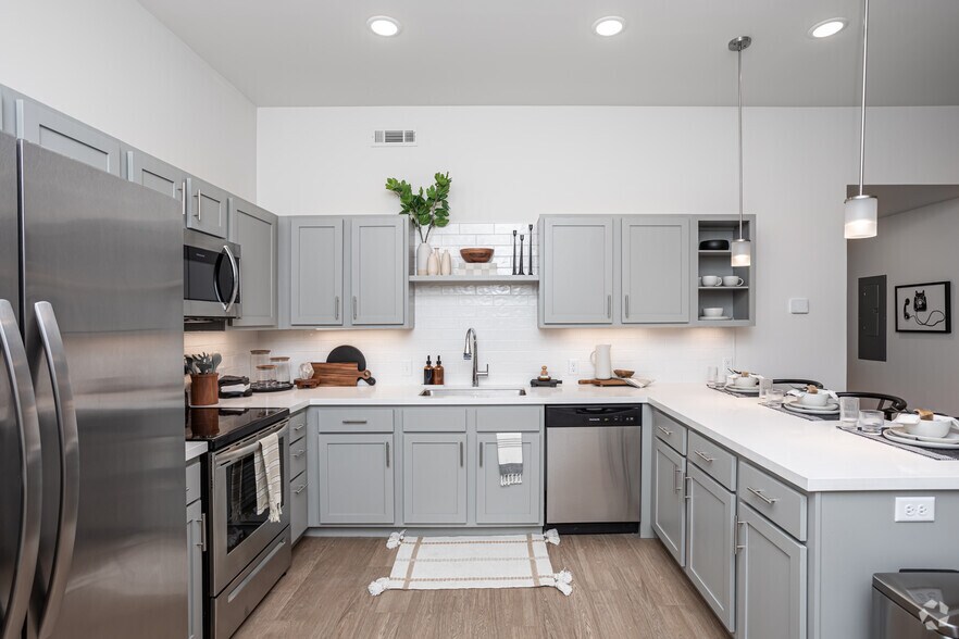 More Photos Of 301 SE G St, Bentonville Coworking Space