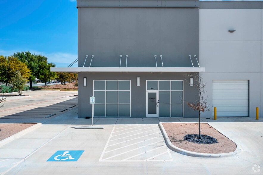 More Photos Of 515 Richland Hills Dr, San Antonio Warehouse For Lease