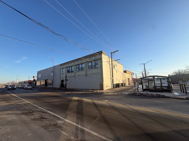 More Photos Of 13102 S Western Ave, Blue Island Apartments For Lease