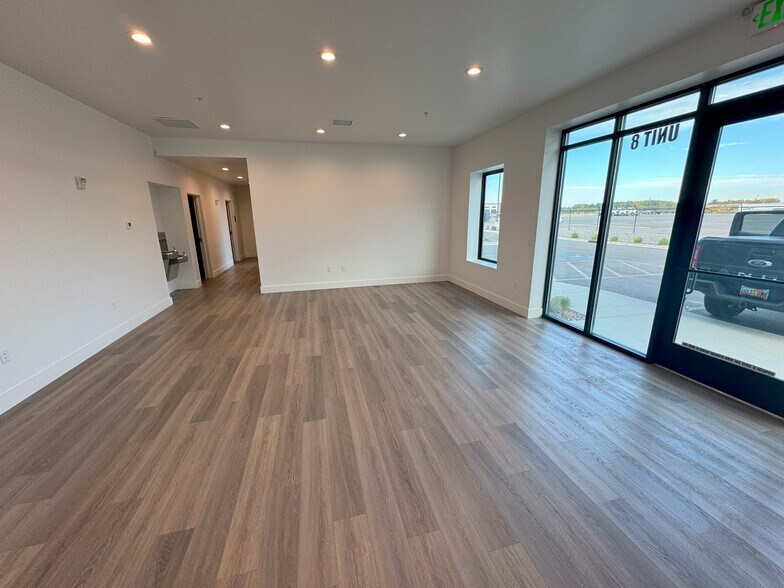More Photos Of 687 N 2000 W, Springville Warehouse For Lease