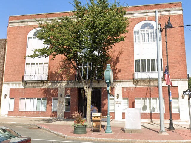 More Photos Of 935 Main St, Manchester Medical For Sale