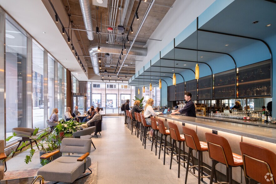More Photos Of 311 W Monroe St, Chicago Coworking Space