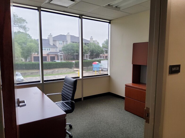 More Photos Of 1950 N Washington St, Naperville Self Storage For Lease