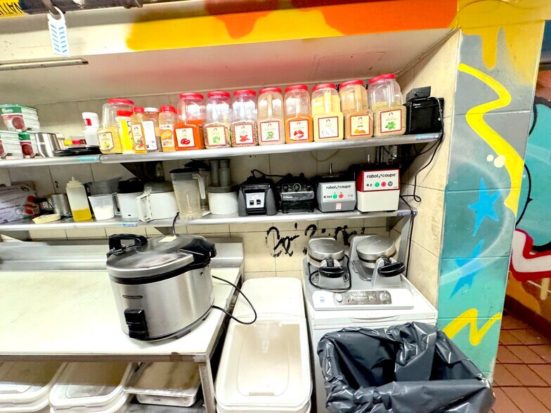 More Photos Of 128 Metropolitan Ave, Brooklyn Restaurant For Lease