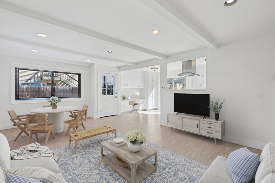 More Photos Of 2048 Garden Ln, Costa Mesa Multifamily For Sale