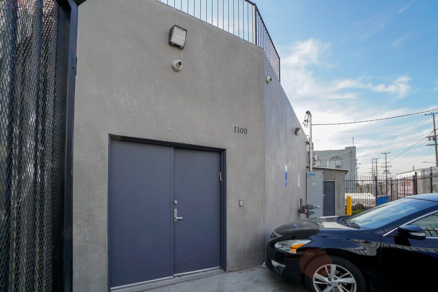 More Photos Of 1100 E 14th Pl, Los Angeles Warehouse For Lease
