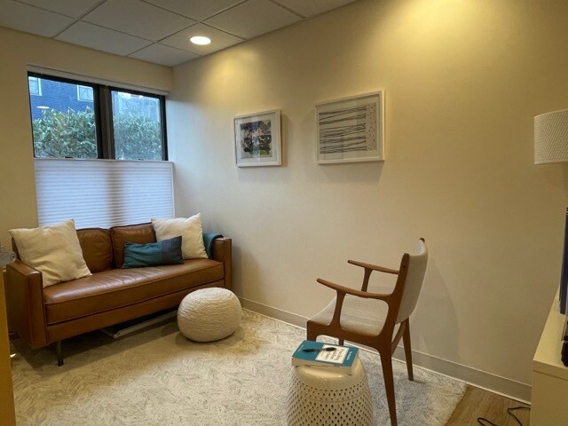 More Photos Of 285 Governor St, Providence Medical For Lease