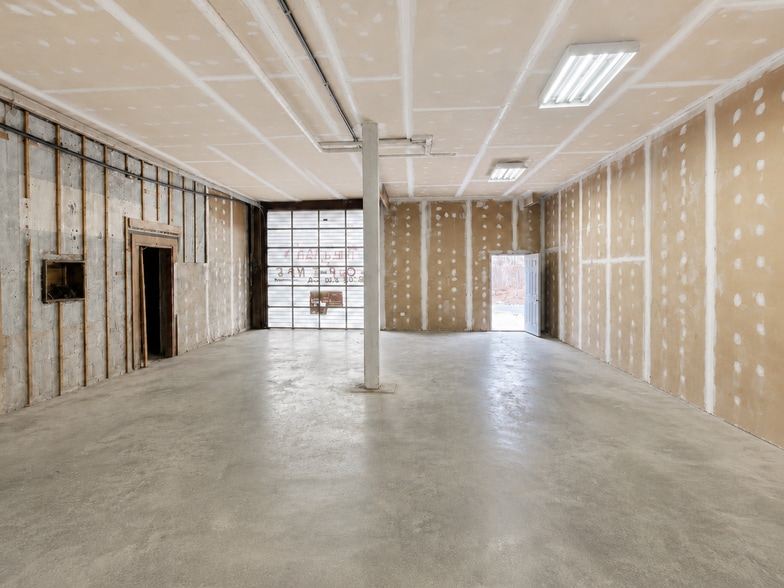 More Photos Of 20141 Point Lookout Rd, Great Mills Storefront Retail Residential For Lease
