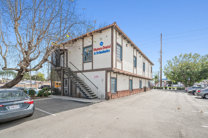 More Photos Of , Santa Ana General Retail For Sale