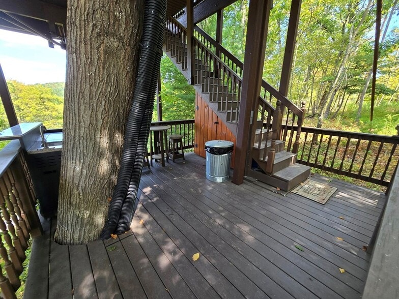 More Photos Of 604 Oak Ridge Rd, Oak Ridge Hotel For Sale