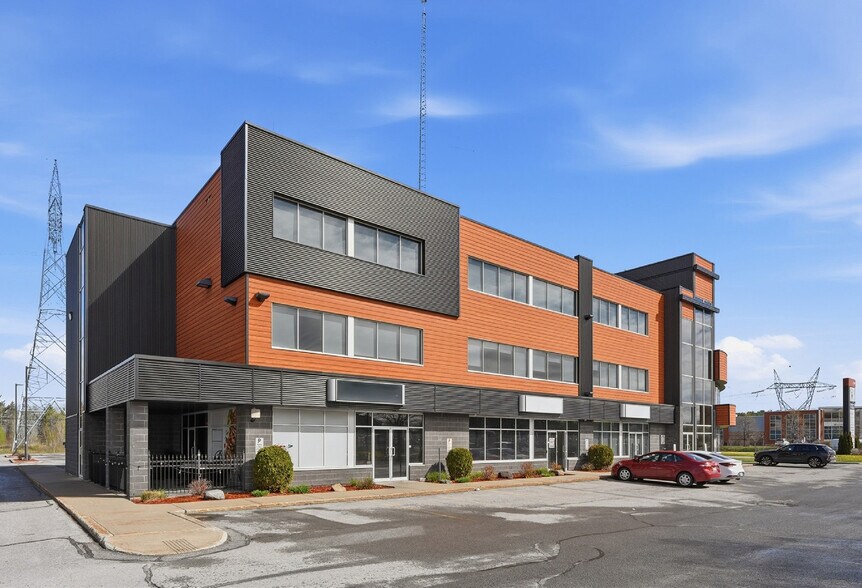 More Photos Of 2700 Boul des Entreprises, Terrebonne Office For Lease