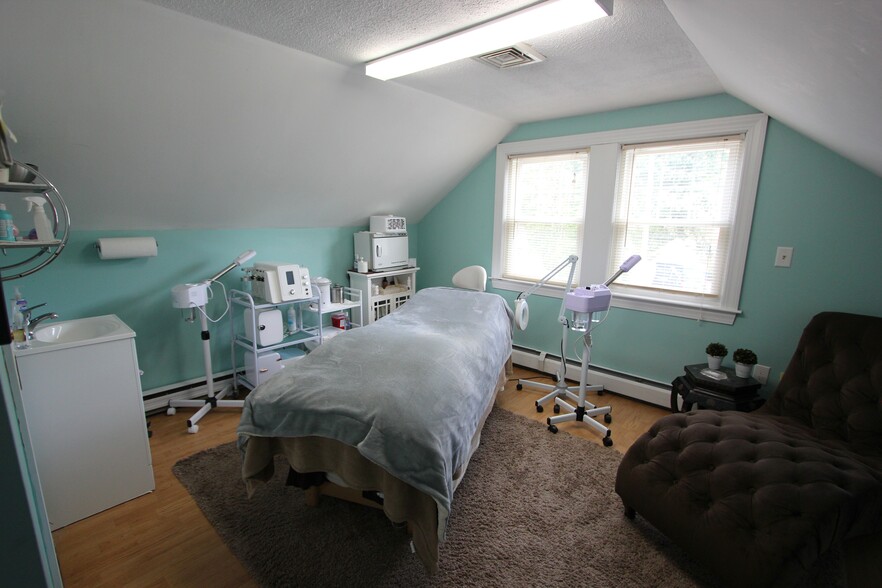 More Photos Of 323 W Central St, Franklin Office For Sale