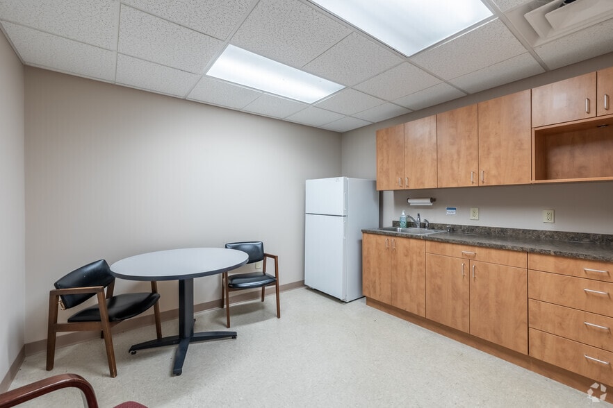 More Photos Of 1240 E Main St, Springfield Loft Creative Space For Sale