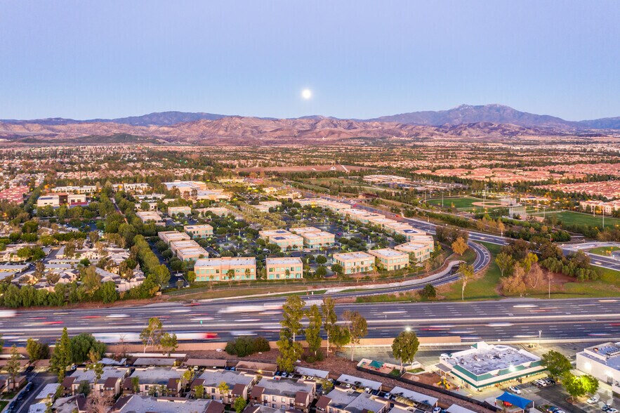 More Photos Of 980 Roosevelt Ave, Irvine Office For Lease