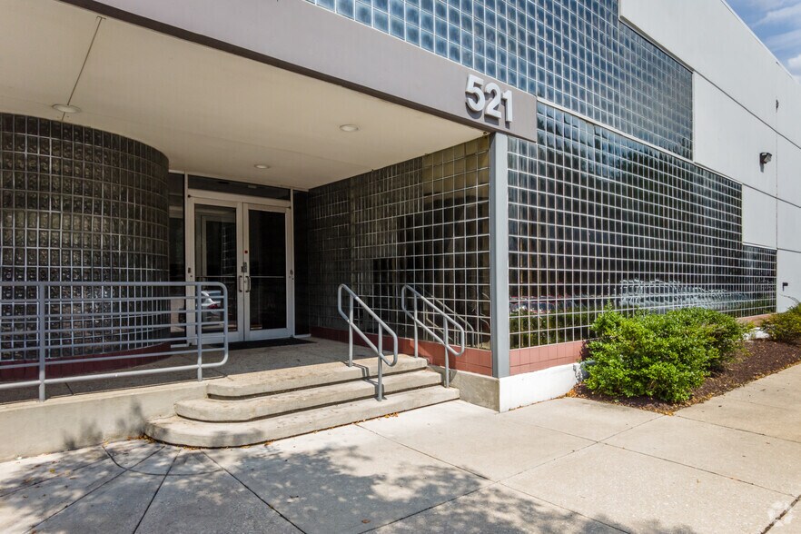More Photos Of 521 McCormick Dr, Glen Burnie Warehouse For Lease