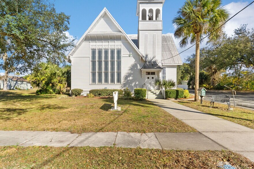 More Photos Of 201 W University Ave, Orange City Religious Facility For Sale