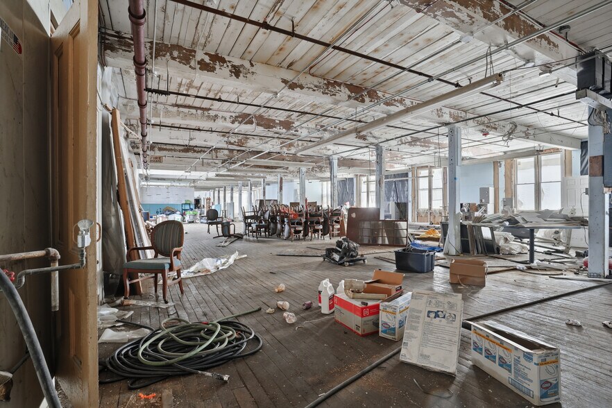 More Photos Of 120 Webster St, Pawtucket Manufacturing For Sale