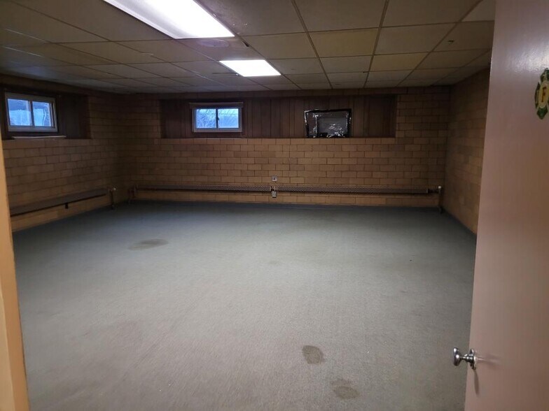 More Photos Of 559 N Hastings Way, Eau Claire Research And Development For Sale