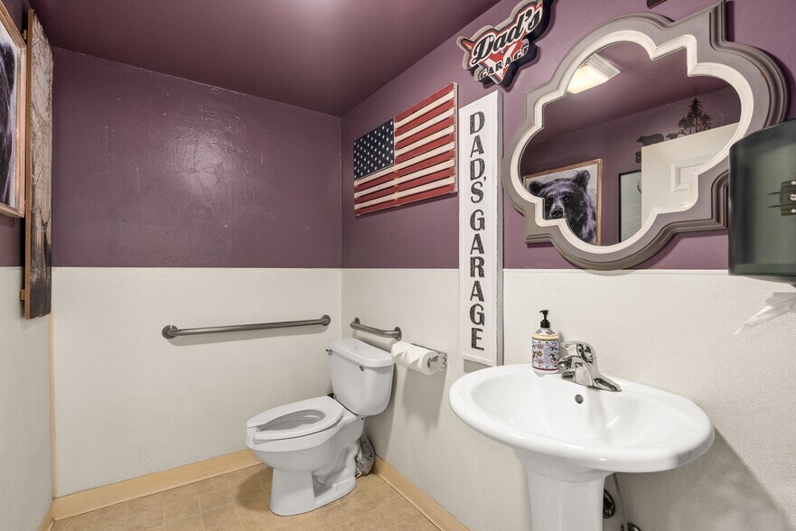 More Photos Of 531-535 N Market Blvd, Chehalis Restaurant For Sale