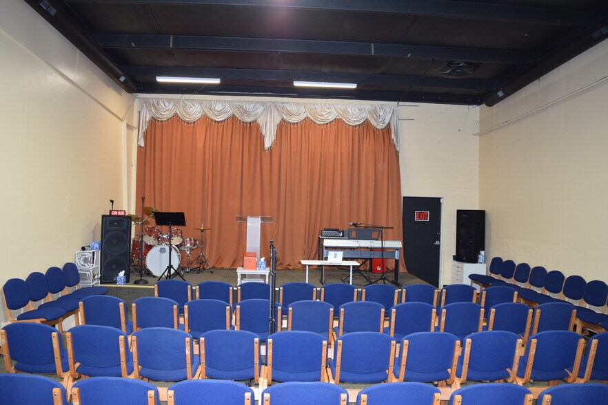 More Photos Of 2200 Chambers Rd, Aurora Warehouse For Sale