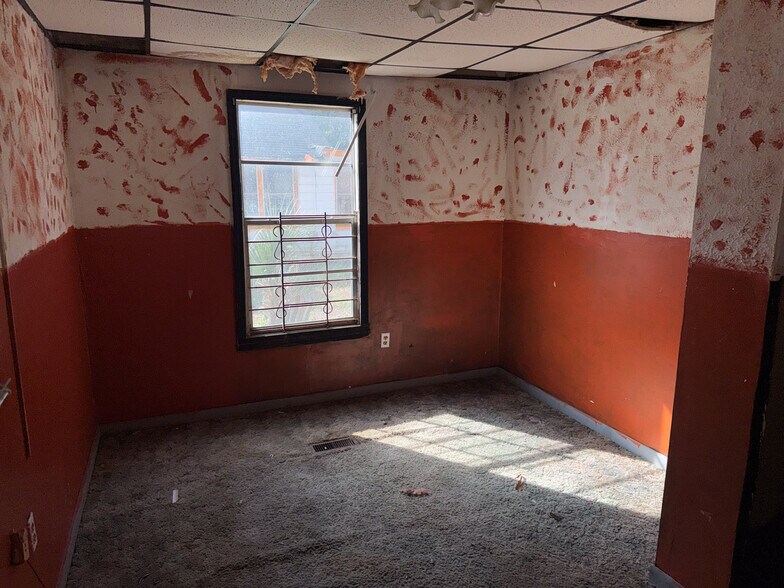 More Photos Of 2815 Wicklow St, Savannah Office For Sale