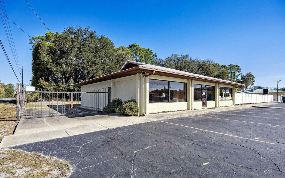 More Photos Of 819 S Moody Rd, Palatka Freestanding For Sale