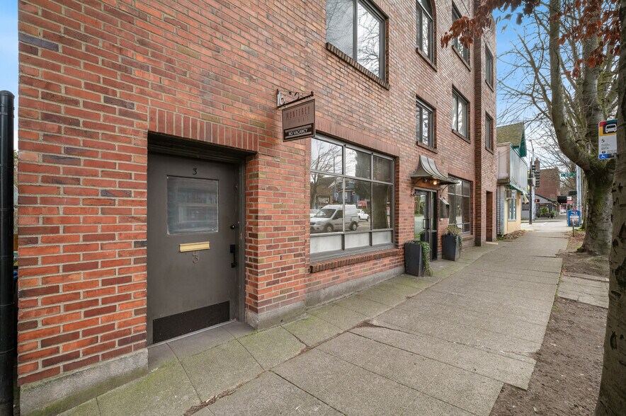 More Photos Of 8008 Greenwood Ave N, Seattle Apartments For Sale