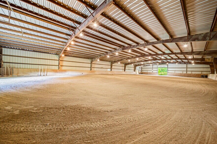 More Photos Of 6600 Vrooman Rd, Painesville Horse Stables For Sale