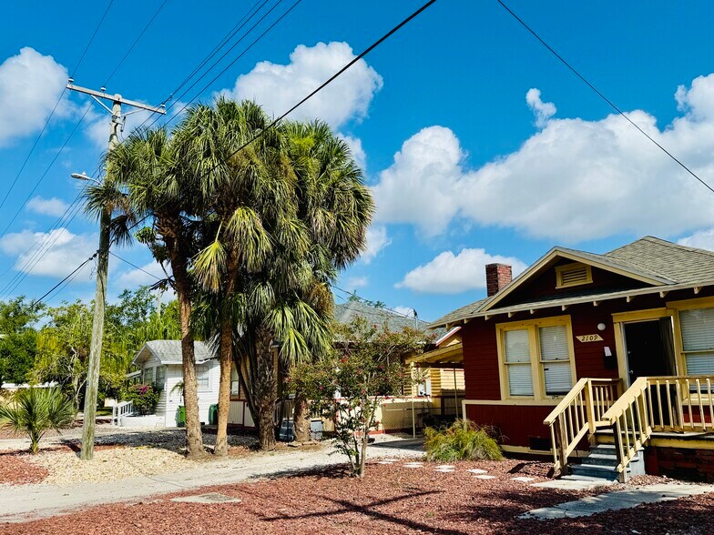 More Photos Of 2111 W North B St, Tampa Specialty For Sale