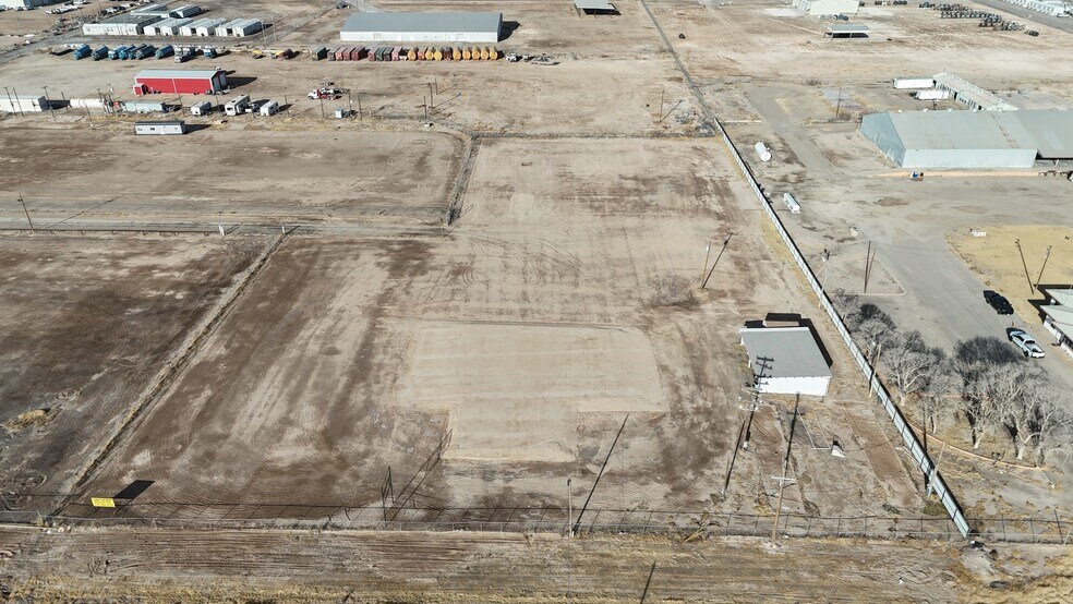 More Photos Of 2212 Saw Gin Road, Pecos Showroom For Lease