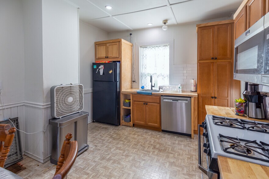 More Photos Of 211 Court St, Plymouth Apartments For Sale